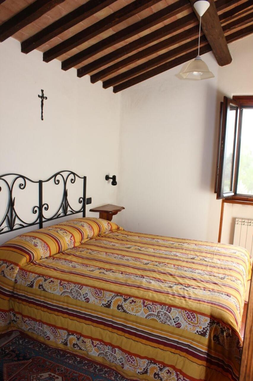 Agriturismo La Ginestrella Civitella D'Arna Bilik gambar