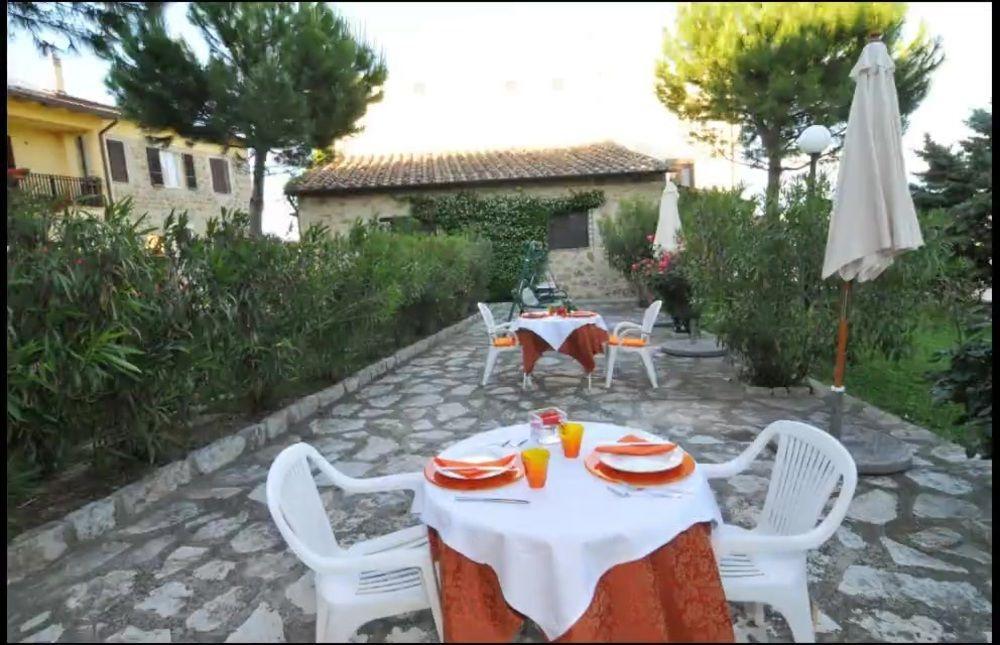 Agriturismo La Ginestrella Civitella D'Arna Luaran gambar