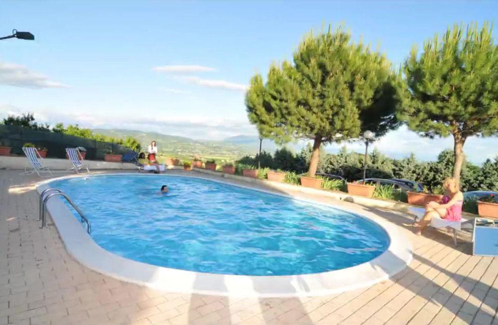 Agriturismo La Ginestrella Civitella D'Arna Luaran gambar